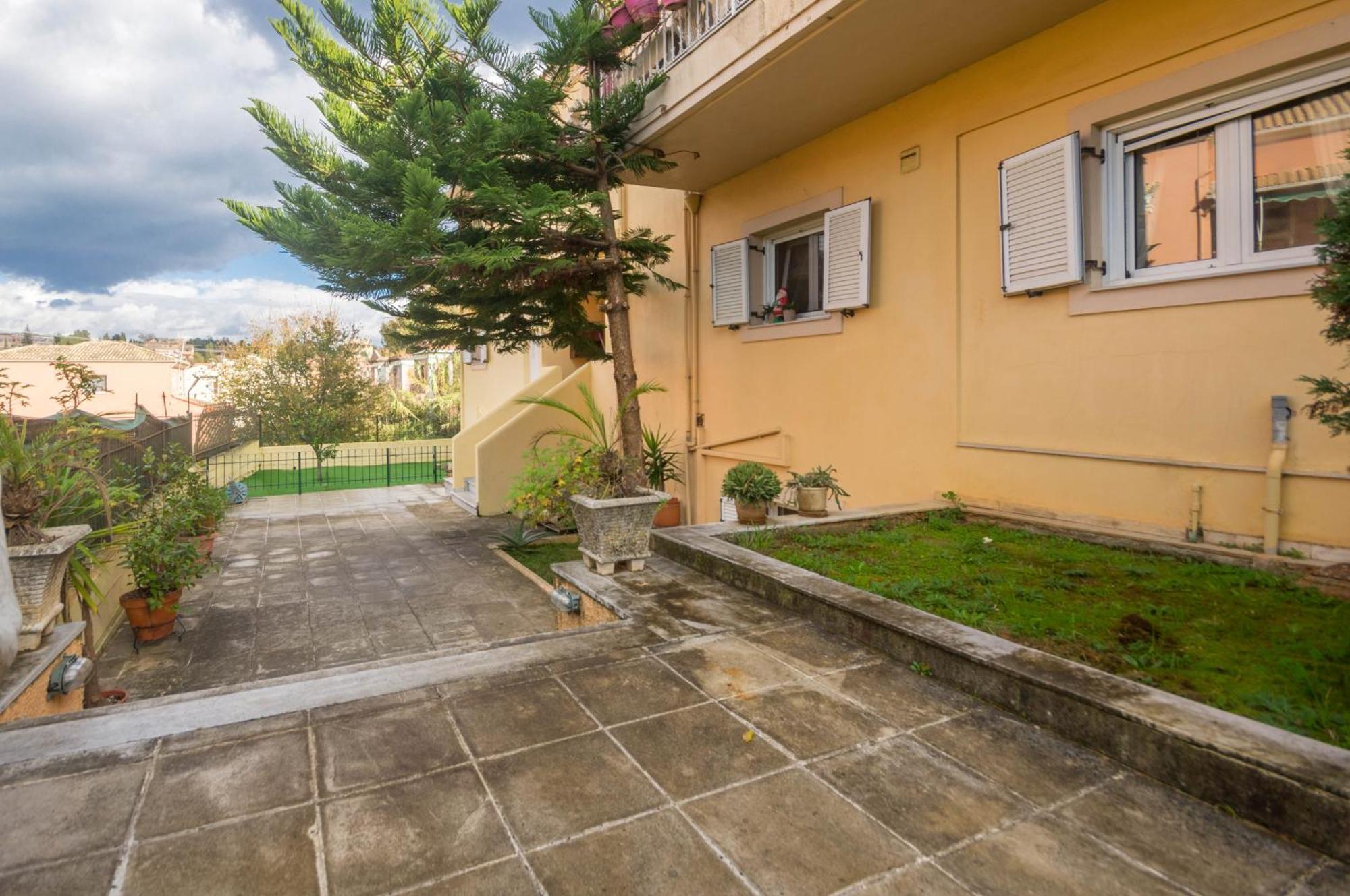 AlepouΔιωροφη Μεζονετα-2Km Απο Το Κεντρο-Iliana Houseアパートメント エクステリア 写真