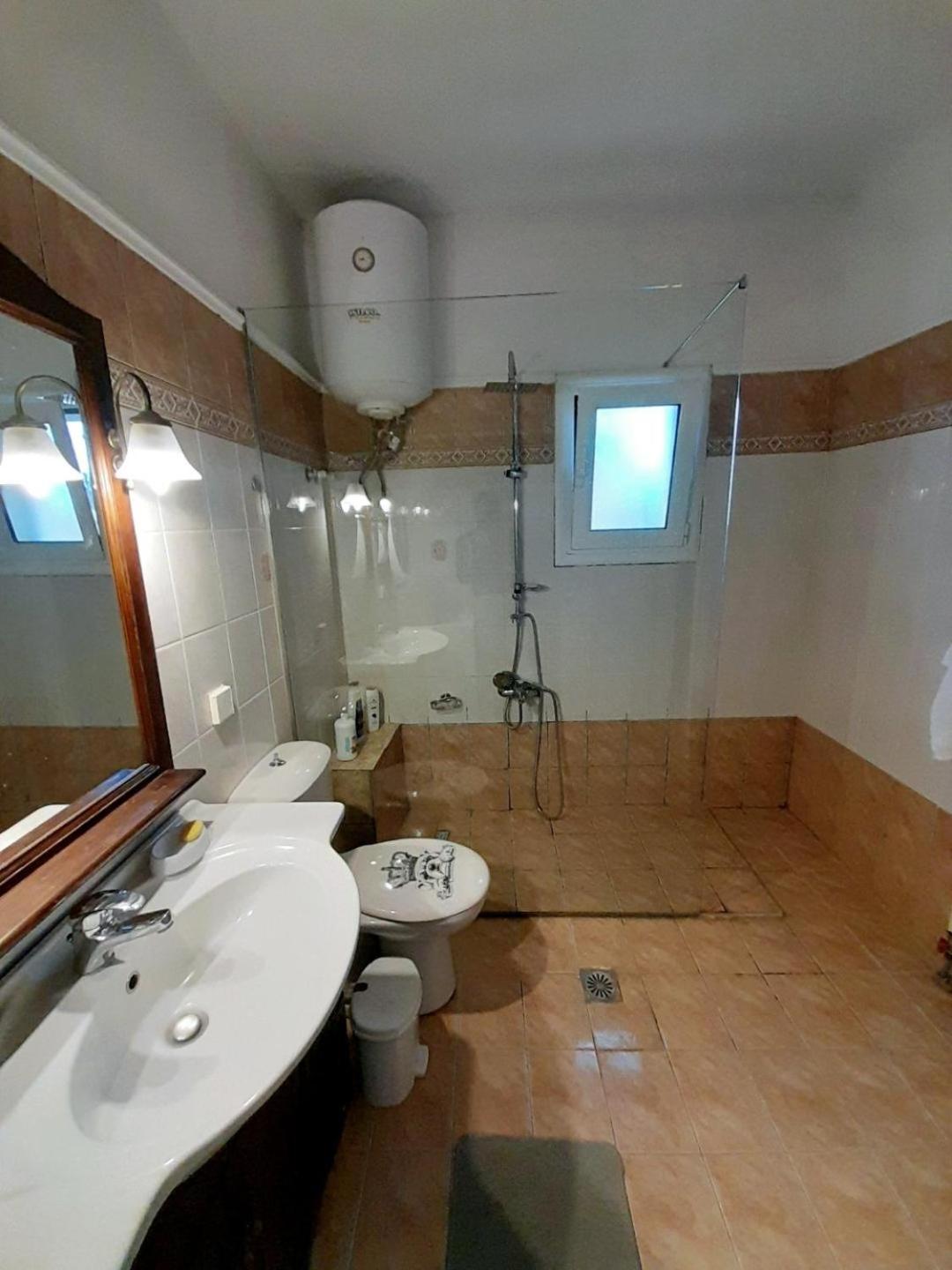 AlepouΔιωροφη Μεζονετα-2Km Απο Το Κεντρο-Iliana Houseアパートメント エクステリア 写真